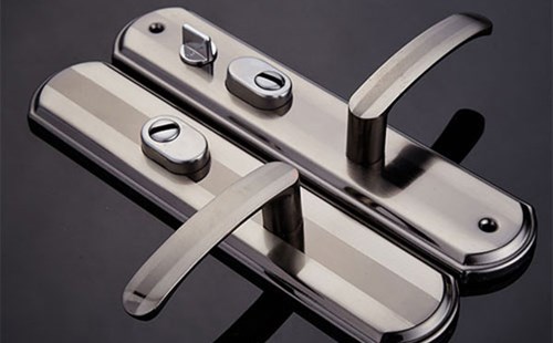 珠海汽車開鎖電話（汽車開鎖多少錢）